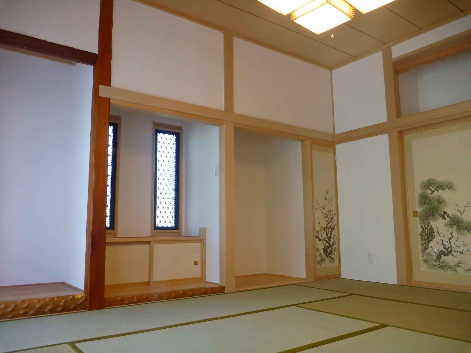 母屋・和室 ─ 床の間と地杉の柱